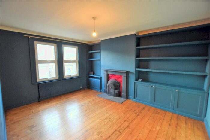 2 Bedroom Flat To Rent In Farnley Road, London, SE25