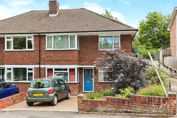 2 Bedroom Flat For Sale In Quarry Hill Road, Tonbridge, Kent, TN9