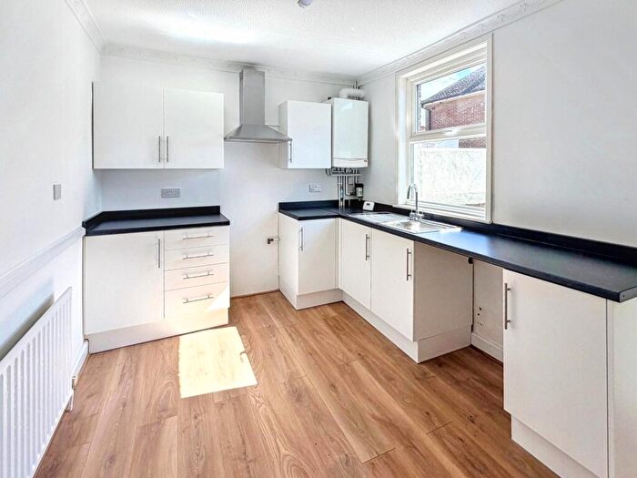 2 Bedroom Terraced House For Sale In Milton Avenue, Margate, CT9 - Photo 2