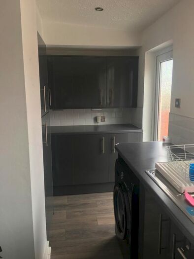 4 Bedroom Terraced House To Rent In Norbury Crt Rd, Croydon, SW16