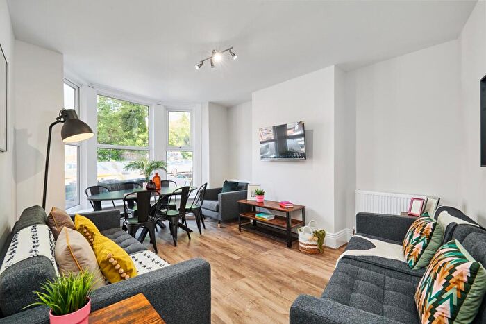 7 Bedroom House To Rent In Victoria Road, Leeds, LS6