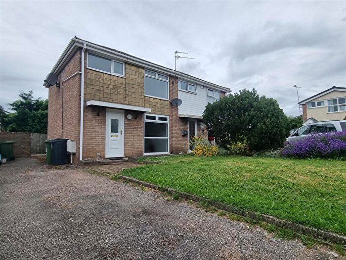 3 Bedroom Semi-Detached House To Rent In Brackendale, Chester, CH2