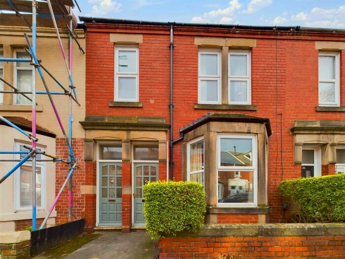 2 Bedroom Flat To Rent In Park Crescent East, North Shields, NE30