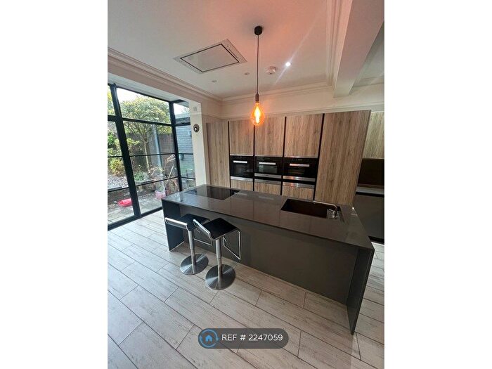 4 Bedroom Terraced House To Rent In Conway Road, London, N14