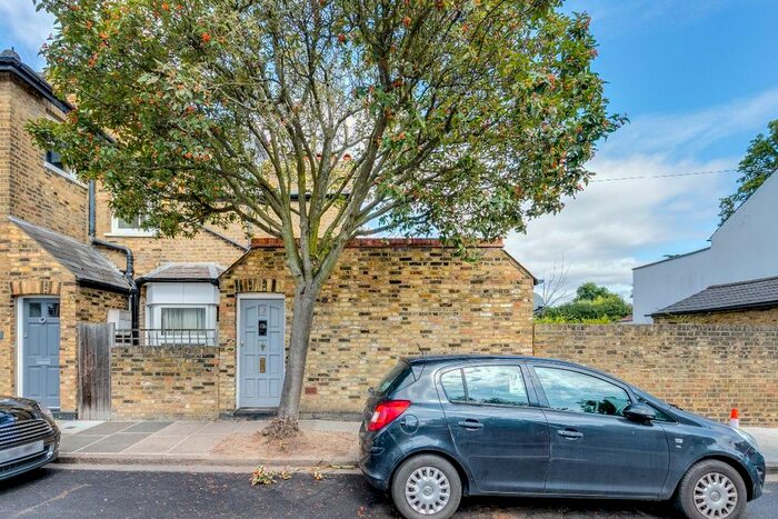 1 Bedroom Flat To Rent In Charles Street, Barnes SW13