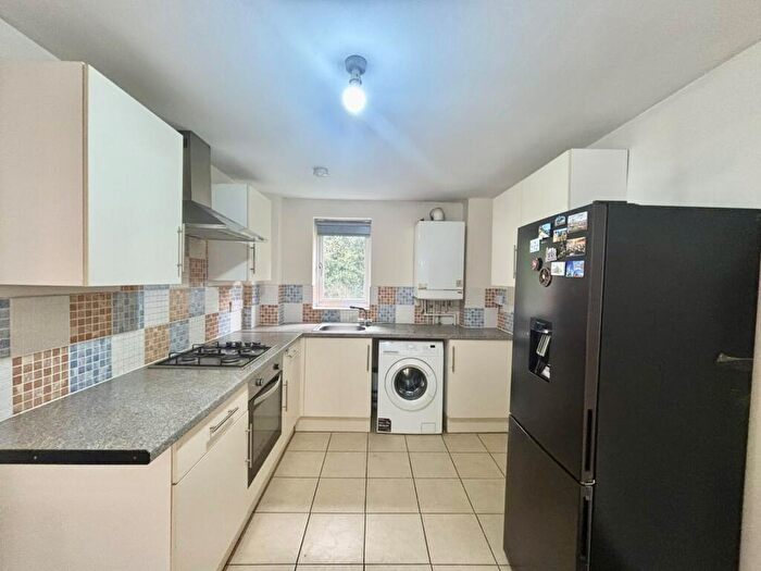 1 Bedroom Flat To Rent In Shilpa Court, B14