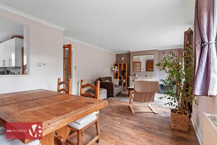 5 Bedroom Detached House For Sale In Badgers Croft, Broxbourne, EN10