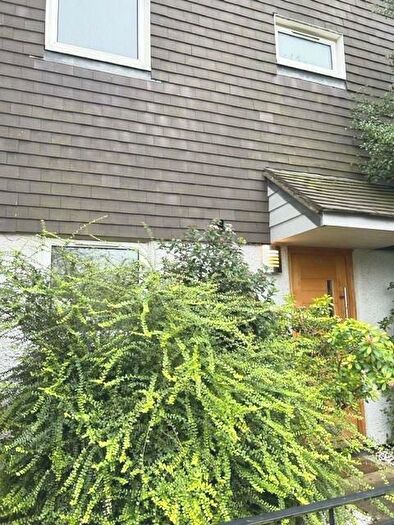 2 Bedroom Terraced House To Rent In Darcy Close, London, N20