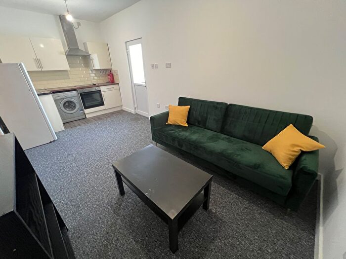 2 Bedroom Flat To Rent In Flat, Moira Street, CF24