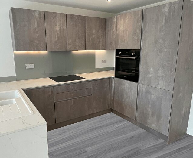 4 Bedroom Flat To Rent In Kensington Avenue, Thornton Heath, CR7