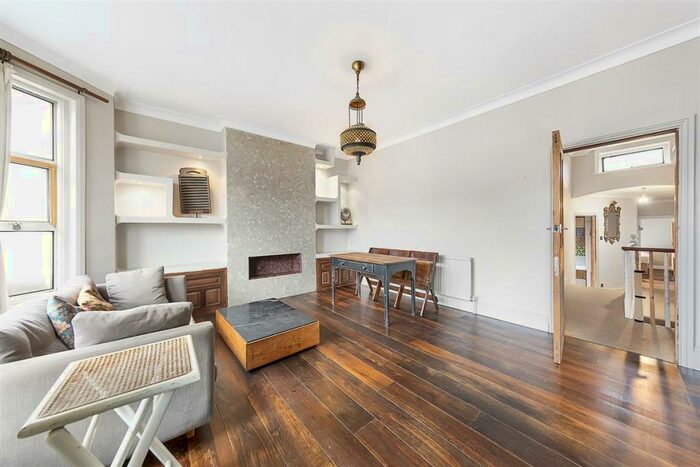 2 Bedroom Flat To Rent In Burrows Road, NW10