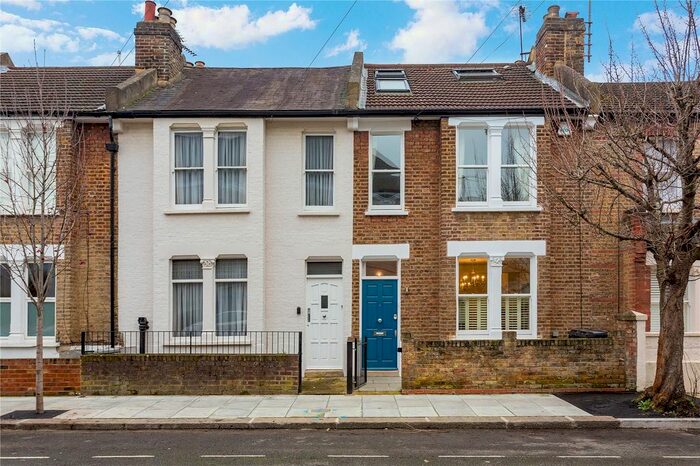 3 Bedroom Detached House To Rent In Westville Road, London, W12