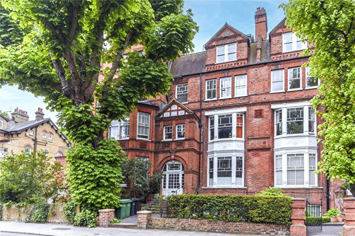2 Bedroom Apartment To Rent In Fitzjohns Avenue, London, NW3