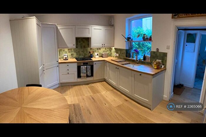 2 Bedroom End Of Terrace House To Rent In Bath Street, Bristol, BS3