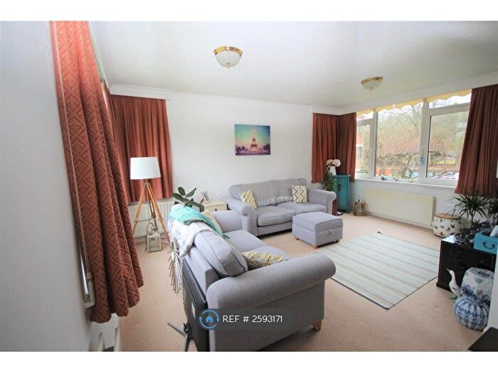 2 Bedroom Flat To Rent In Ray Mead Road, Maidenhead, SL6