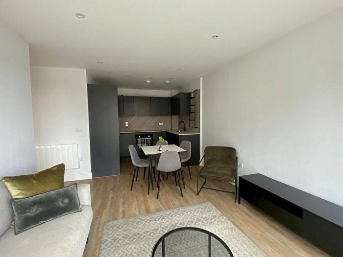 2 Bedroom Flat To Rent In Darjeeling House, Memorial Avenue, Slough, SL1