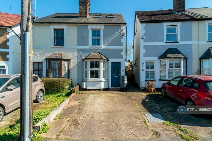 3 Bedroom Semi-Detached House To Rent In Earlswood Road, Redhill, RH1