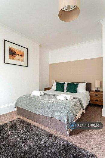 3 Bedroom Flat To Rent In West Street, Brighton, BN1