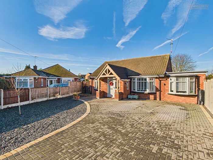 2 Bedroom Detached Bungalow For Sale In Marlowe Grove, Walton, Peterborough, PE4
