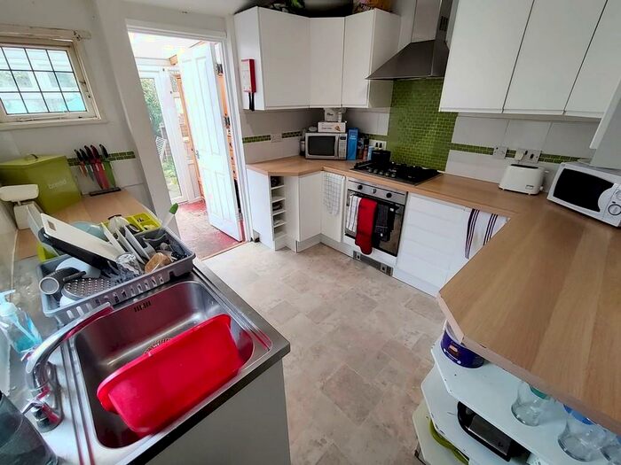 5 Bedroom Terraced House To Rent In Hudson Road, Southsea, PO5