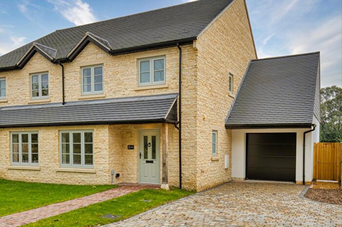 4 Bedroom Semi-Detached House For Sale In Primrose House, The Meadow, Martins Lane Standlake, OX29
