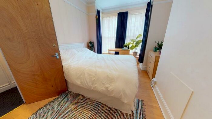 5 Bedroom Terraced House To Rent In Burchett Place, Woodhouse, Leeds, LS6