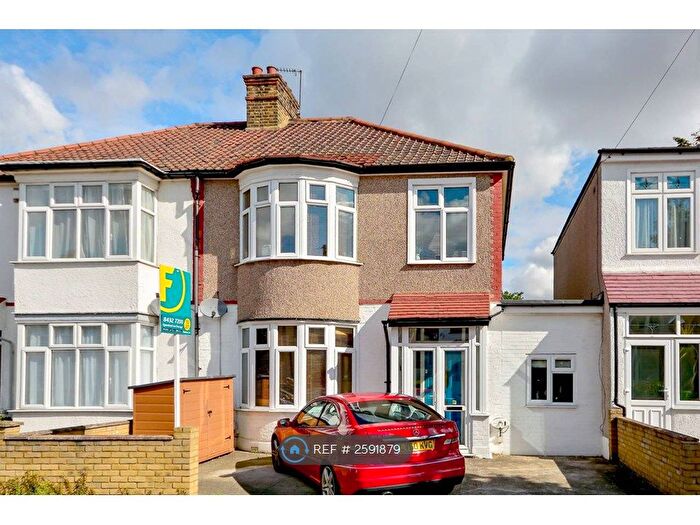 4 Bedroom Semi Detached House To Rent In Holme Lacey Road, London, SE12