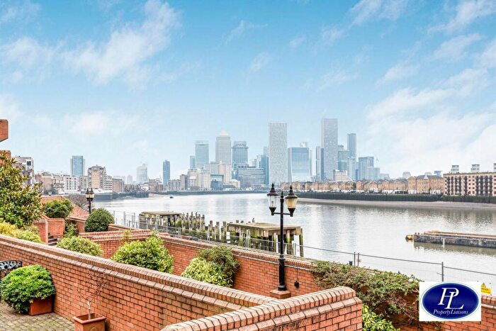 2 Bedroom Flat To Rent In Freetrade Wharf, The Highway, Wapping, E1W