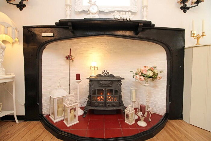 4 Bedroom Detached House For Sale In All Saints Avenue, Margate, CT9 - Photo 5