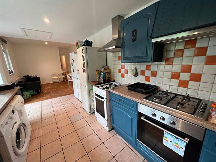 1 Bedroom Private Hall To Rent In Colum Road, Cardiff, CF10