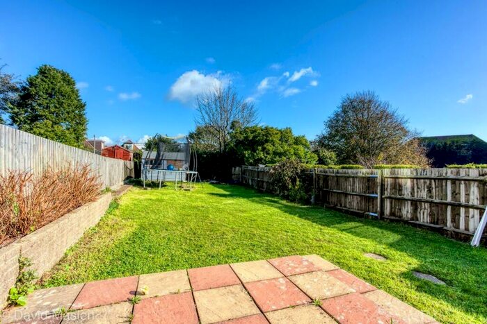 4 Bedroom House To Rent In Downsway, Woodingdean, Brighton, BN2