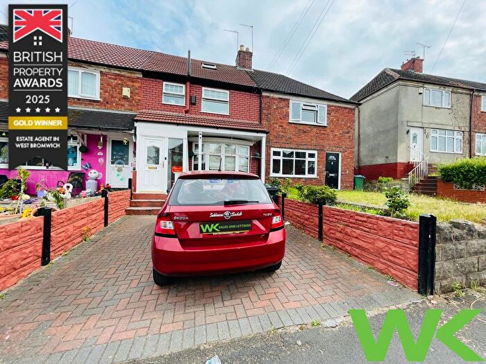 3 Bedroom Terraced House For Sale In Carisbrooke Road, Wednesbury, WS10