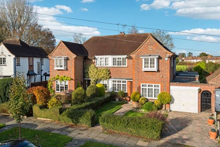 3 Bedroom Semi-Detached House To Rent In Grimsdyke Road, Hatch End, HA5