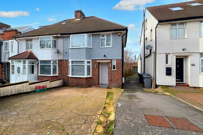 3 Bedroom Semi-Detached House To Rent In Selborne Gardens, London, NW4