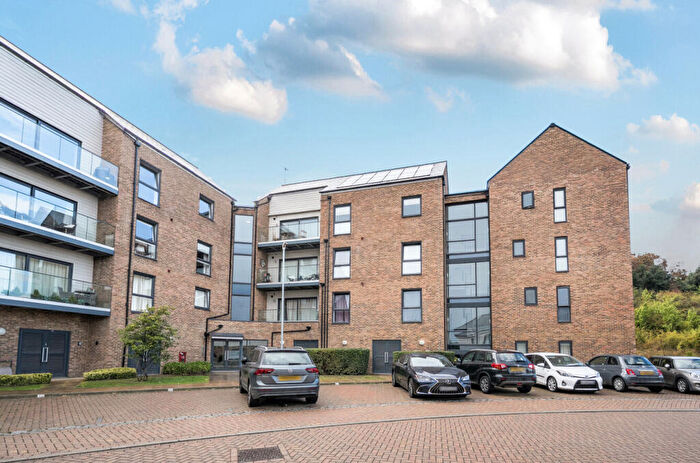 1 Bedroom Apartment For Sale In Havelock Drive, St Clements Lakes, Greenhithe, Kent, DA9