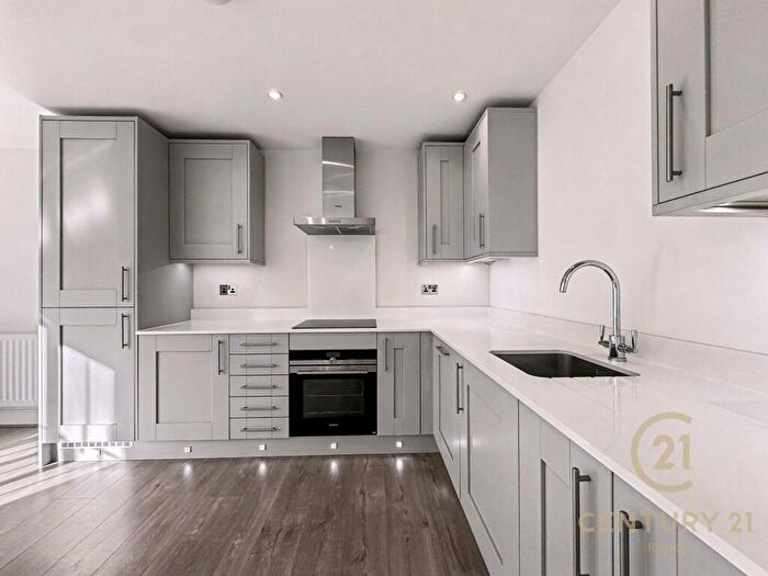 2 Bedroom Apartment For Sale In Bridge Street Walton-On-Thames, KT12