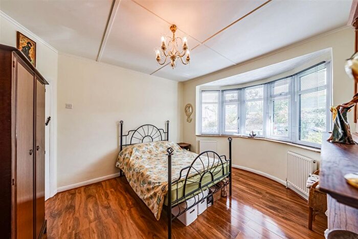 2 Bedroom Semi-detached Bungalow For Sale In Heathview Avenue, Crayford, Dartford, Kent, DA1