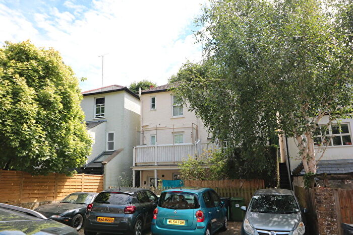 2 Bedroom Maisonette For Sale In Harrow Road East, Dorking, RH4