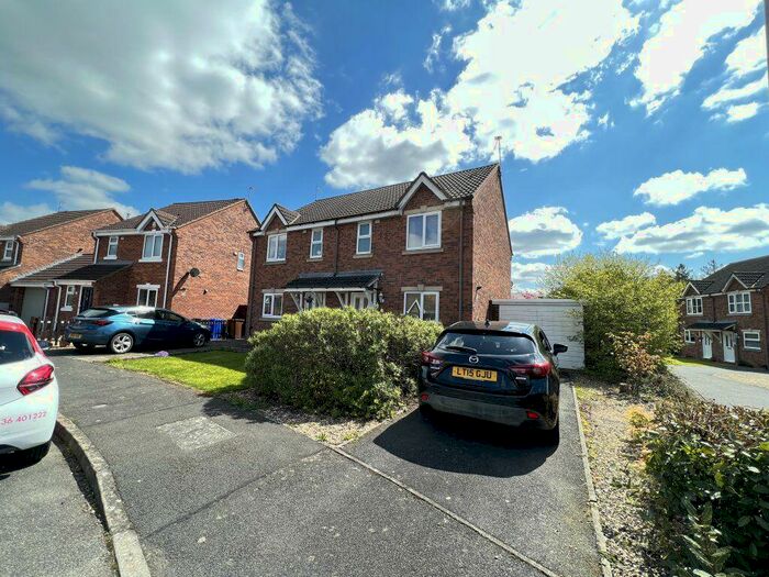3 Bedroom Semi-Detached House To Rent In Greeve Close, Corby, NN18