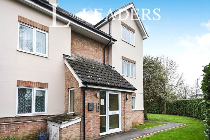 2 Bedroom Apartment For Sale In Brooklands Walk, Chelmsford, Essex, CM2