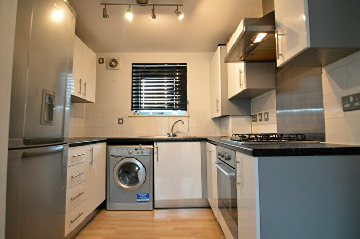 1 Bedroom Flat For Sale In Sandhills Avenue, Hamilton, Leicester, LE5