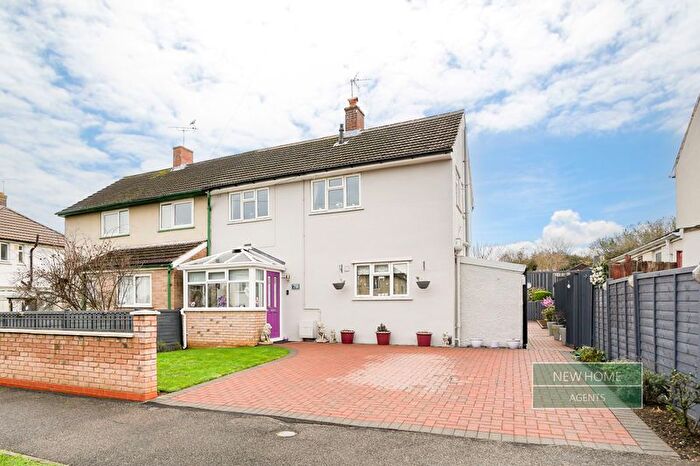 3 Bedroom Semi Detached House For Sale In Tennyson Avenue Grantham, NG31