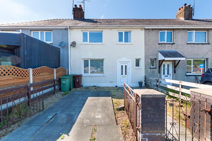 3 Bedroom Terraced House For Sale In Trehwfa, Bangor, Gwynedd, LL57