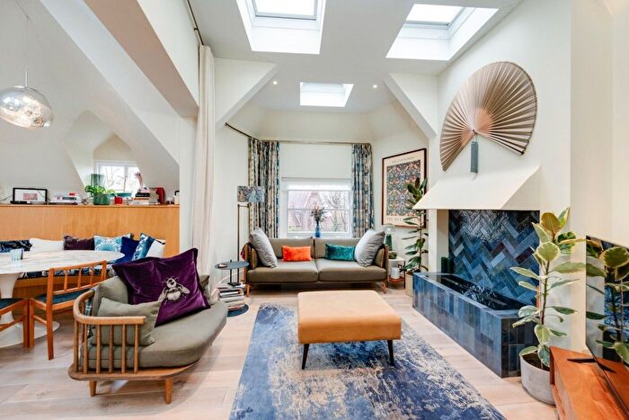 2 Bedroom Flat To Rent In Belsize Lane, Belsize Park, NW3