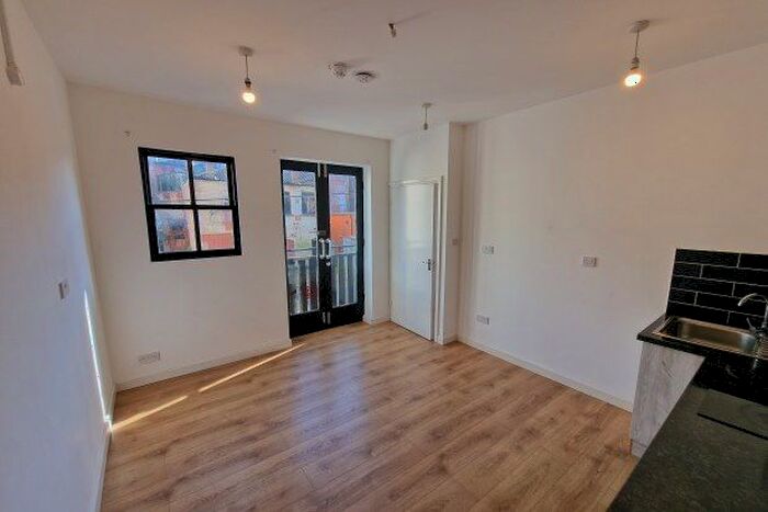 1 Bedroom Flat To Rent In Princess Alley, Wolverhampton, WV1