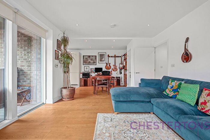 2 Bedroom Flat To Rent In Halpin Building, Rennie Street, SE10