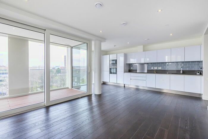 2 Bedroom Flat To Rent In Pilot Walk, London, SE10