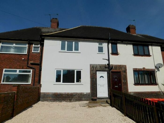 3 Bedroom Town House To Rent In Clough Street, Morley, Leeds, LS27