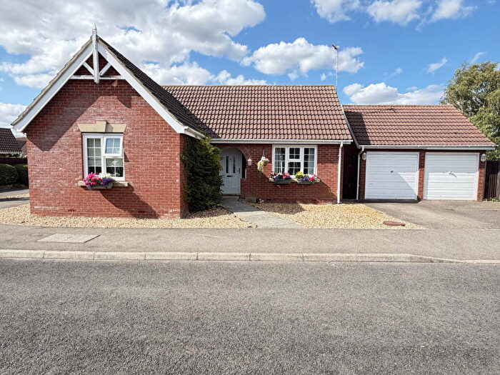 2 Bedroom Detached Bungalow For Sale In Bullfinch Way, Friday Bridge, Wisbech, PE14