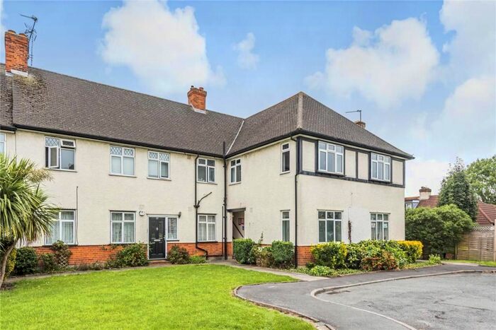 3 Bedroom Flat To Rent In Ruislip Court, Ruislip Manor, Ruislip, HA4